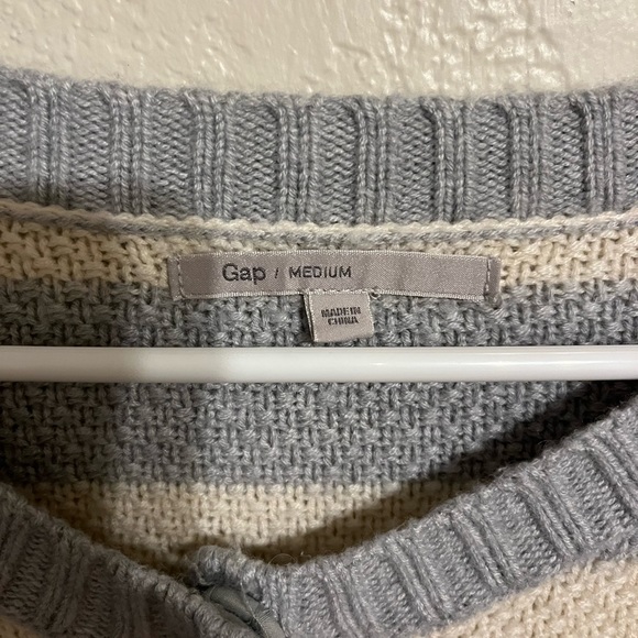 One of my favorite GAP cardigans. Beige and off white. - Picture 8 of 11